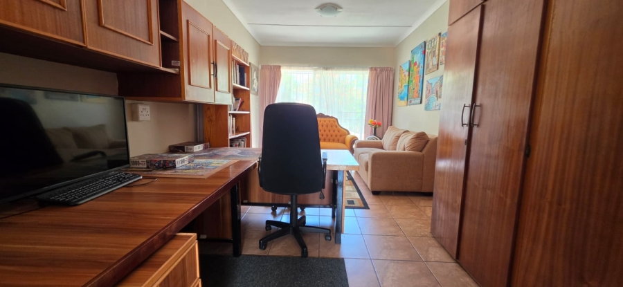 3 Bedroom Property for Sale in La Hoff North West